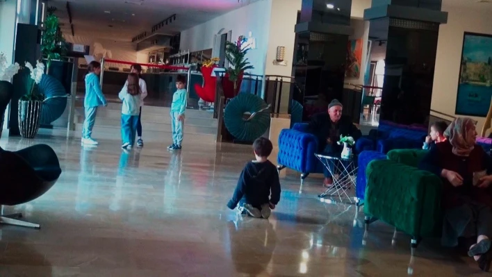 Depremzede çocukların Antalya'daki mutluluğu