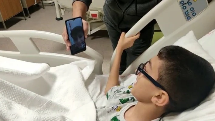 Depremzede Mahmut, Arda Güler ile görüştü: 'Sen iyi ol, top da oynarız'