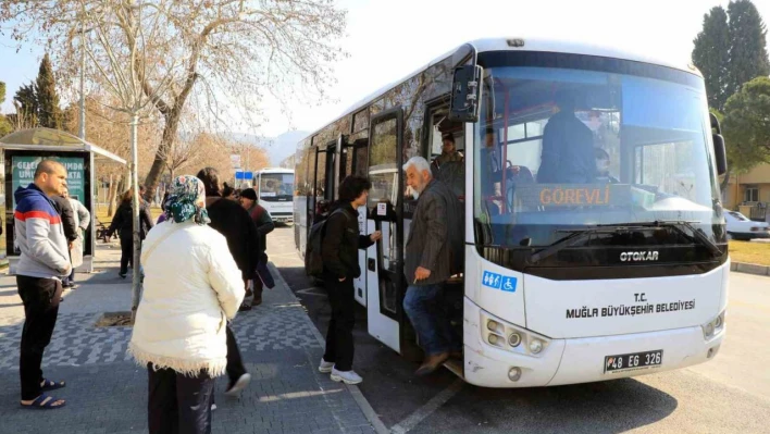 Depremzede vatandaşlara ücretsiz taşıma