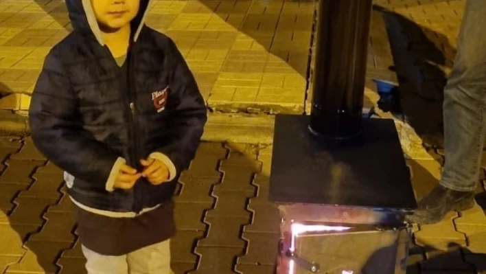 Depremzedeler için Ergene'de özel üretilen sobalar kullanılmaya başlandı