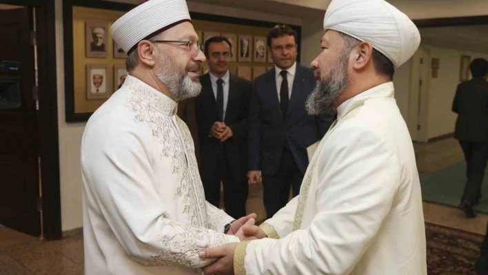 Diyanet İşleri Başkanı Erbaş: 'Birlik, beraberlik ve seferberlik halinde yaralarımızı sarmaya çalışıyoruz'