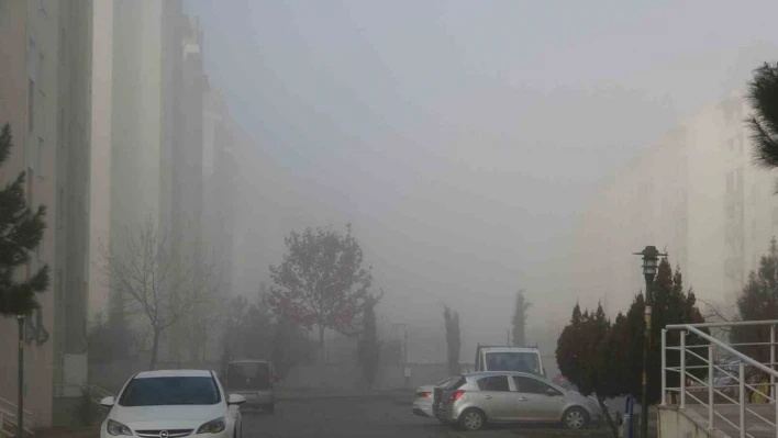 Diyarbakır güne yoğun sisle uyandı