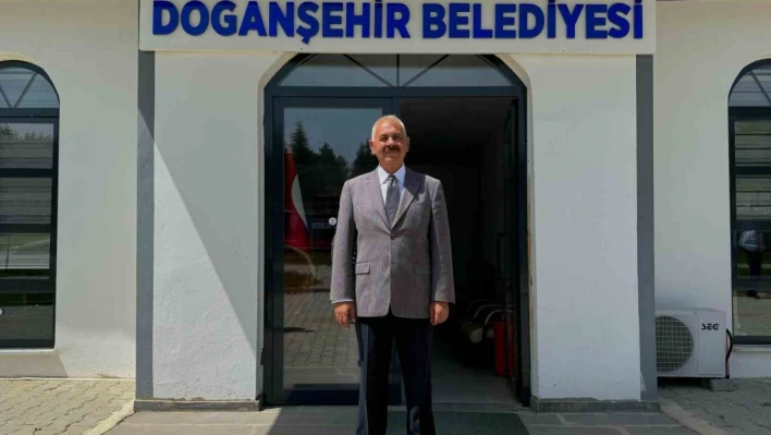 Doğanşehir Belediyesi tabelasına T.C. ibaresi eklendi