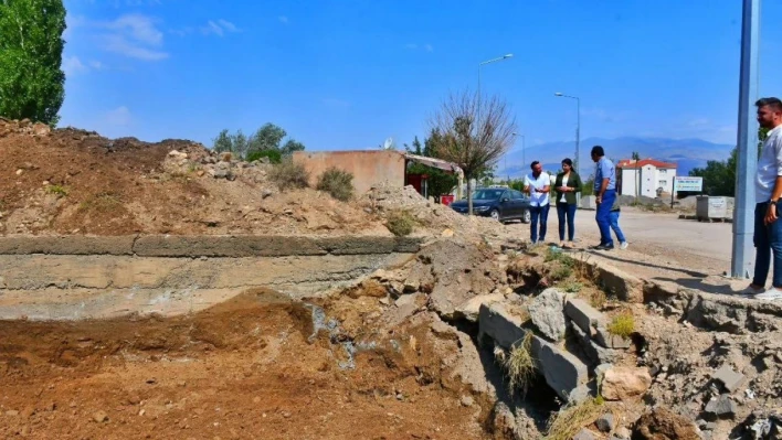 Doğubayazıt'ta sel sonrası yeni köprüler inşa ediliyor