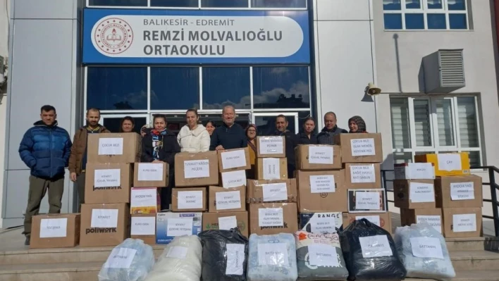 Edremit'te okullar deprem yardım çalışmalarına katılıyor