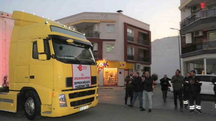 Efeler, depremin yaralarını sarmaya devam ediyor