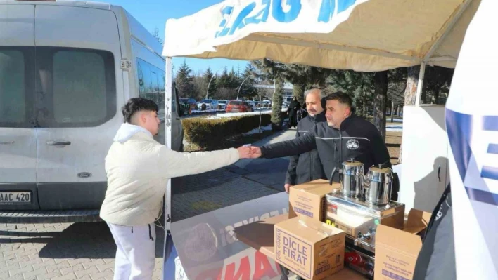 Elazığ Belediyesi'nden MSÜ, adaylarına ikram