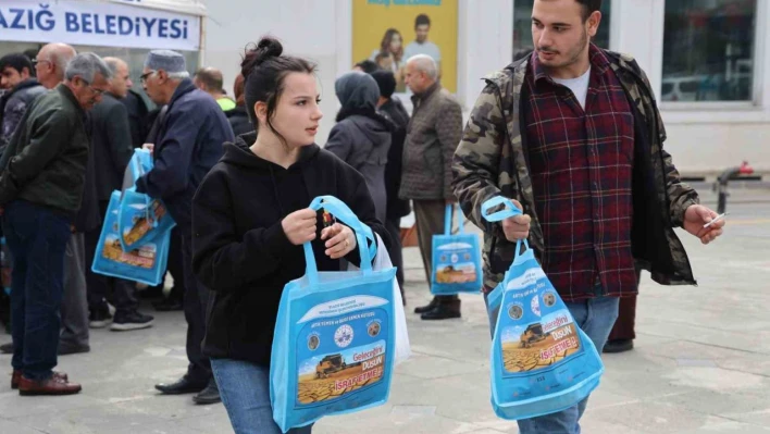 Elazığ Belediyesinden can dostlara 10 ton mama ve kuş yemi desteği