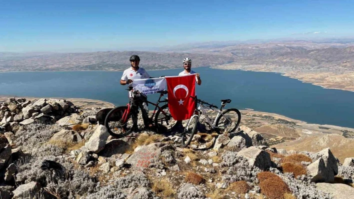 Elazığ'da 2 bin 100 metrelik Mastar Dağı'na bisiklet tırmanışı