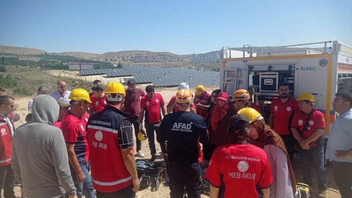 Elazığ'da depremde arama kurtarma eğitimi