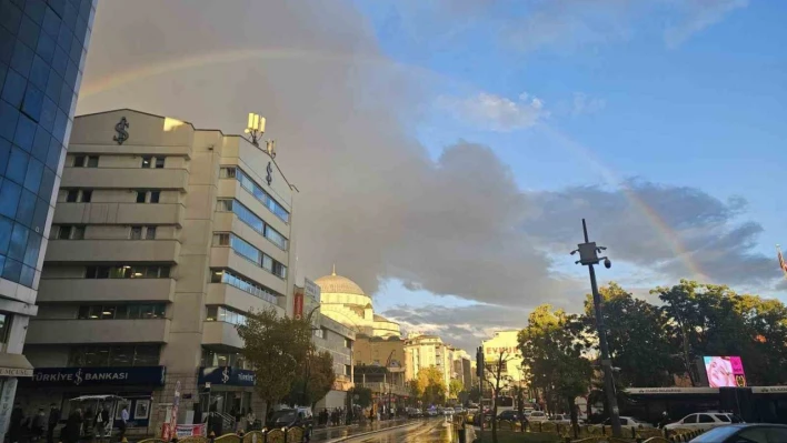 Elazığ'da gökkuşağı görsel şölen sundu