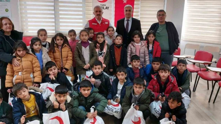 Elazığ'da ilkokul öğrencilerinden anlamlı ziyaret