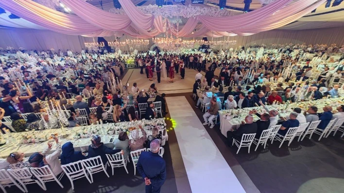 Elazığ'da iş, siyaset ve sanat dünyası bu düğünde bir araya geldi