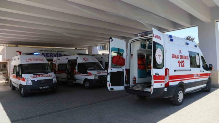 Elazığ'da iskele çöktü: 2 yaralı