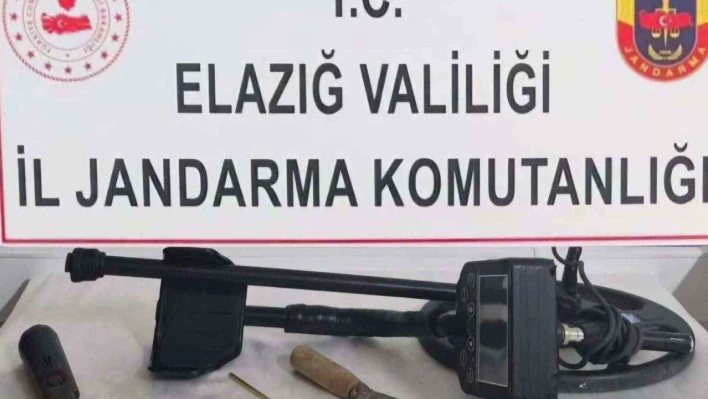 Elazığ'da kaçak kazı yapan 2 şüpheli yakalandı