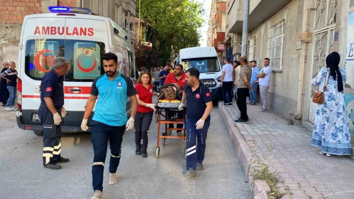 Elazığ'da minibüs ile otomobil çarpıştı: 7 yaralı