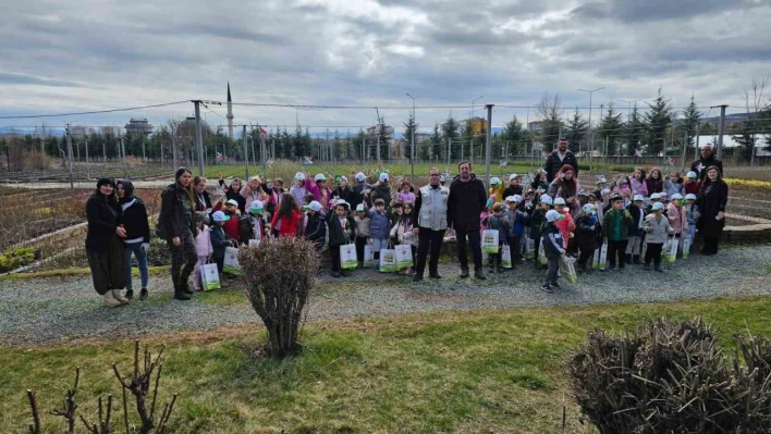 Elazığ'da minikler doğa ile buluştu