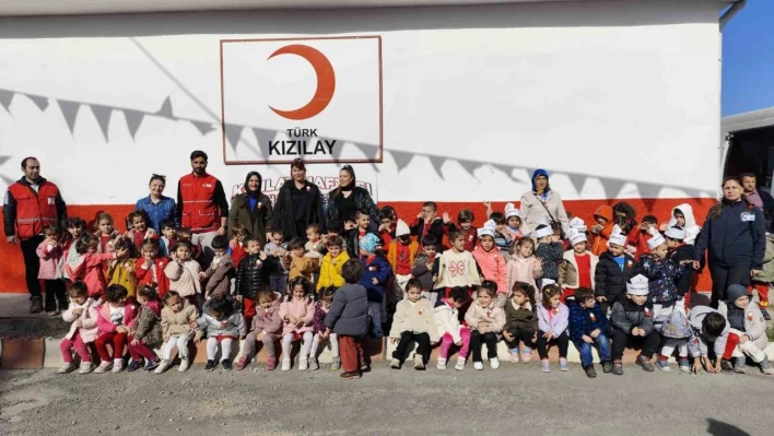 Elazığ'da miniklerden Kızılay'a ziyaret