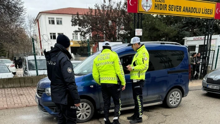 Elazığ'da okul önü denetimleri sürüyor