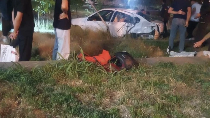 Elazığ'da otomobil Millet Bahçesi'ne girdi: 5 yaralı