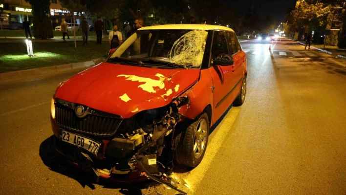 Elazığ'da otomobilin çarptığı yayalardan biri hayatını kaybetti