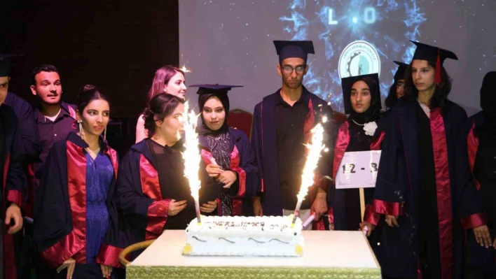 Elazığ'da özel öğrencilerin mezuniyeti renkli görüntüler oluşturdu
