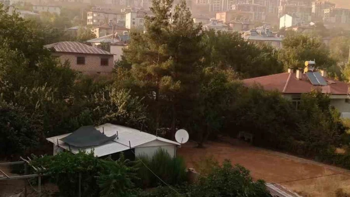 Elazığ'da şiddetli fırtına etkili oldu