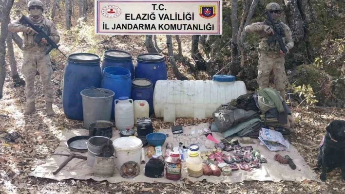 Elazığ'da teröristlere ait 2 sığınak imha edildi