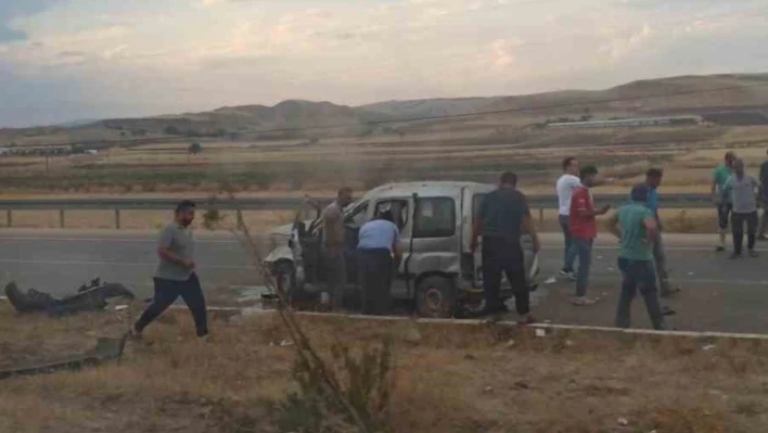 Elazığ'da trafik kazası: 2 yaralı