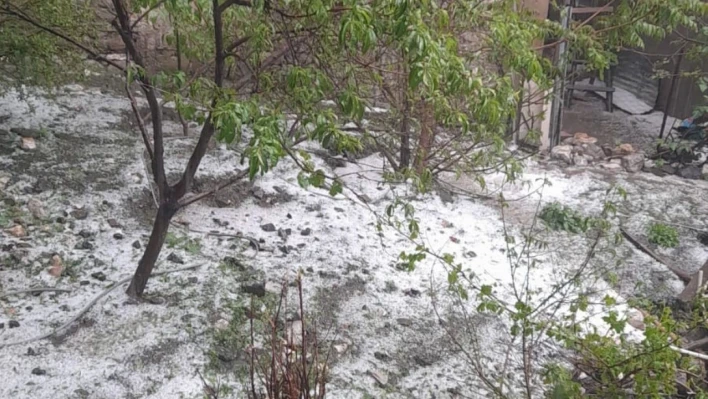 Elazığ'ı dolu vurdu