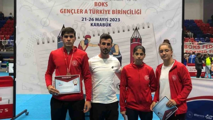 Elazığlı boksörlerden 3 bronz