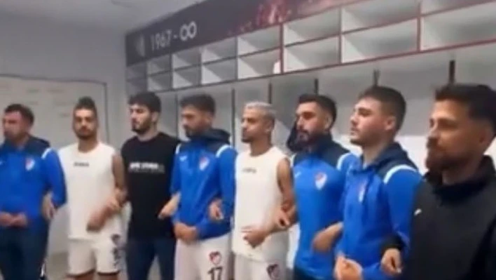 Elazığspor'dan halaylı galibiyet paylaşımı