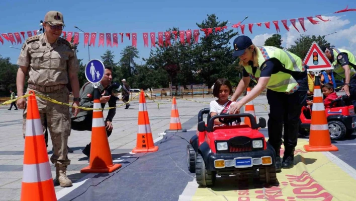 Emniyet kemeri simülasyon aracı Erzurum'da