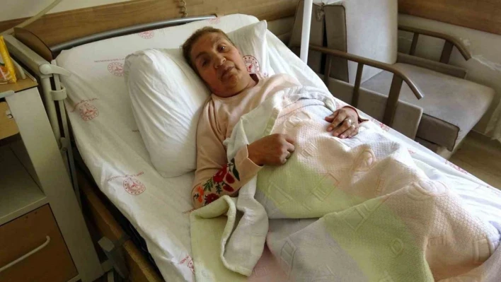 Enkaz altında yaşadıklarını anlattı: 'Allah'ım beni kurtar diye dua ettim'