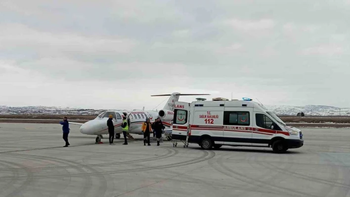 Enkaz altından 11 gün sonra kurtarılan Aleyna, ambulans uçakla Ankara'ya getirildi