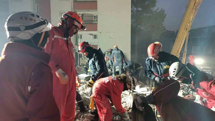Enkazın 'kurtarıcı kadınları'