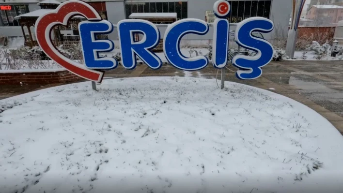 Erciş'te Mart ayı karlı bitti