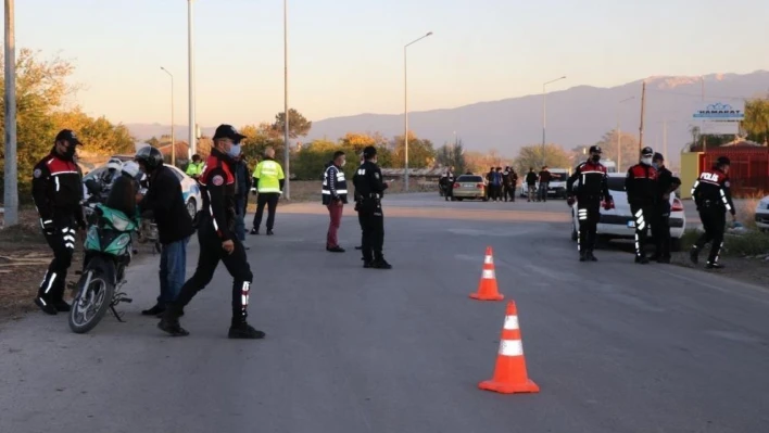 Erzincan'da 24 aranan şahıs yakalandı