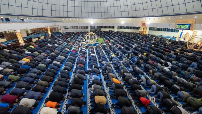 Erzincan'da 5 camide hatimle teravih kılınacak