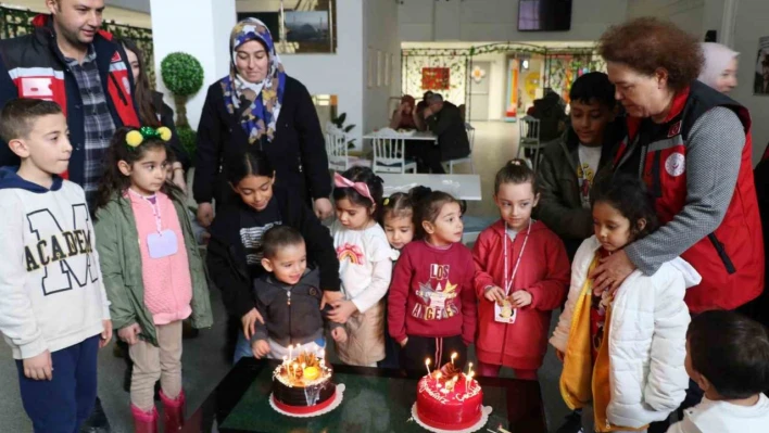 Erzincan'da depremzede çocuklar için afetin izleri silinmeye çalışılıyor