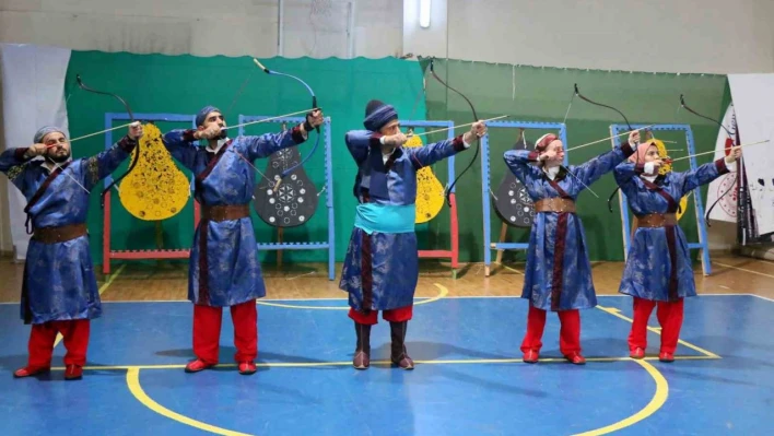 Erzincan'da Geleneksel Türk Okçuluğu yaşatılmaya devam ediyor