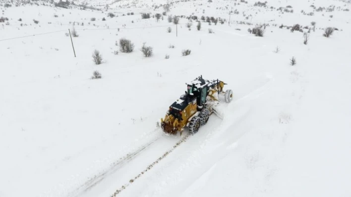 Erzincan'da kardan 56 köy yolu ulaşıma kapalı