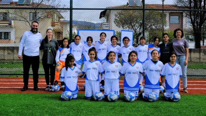 Erzincan'da kızların futbol tutkusu artıyor