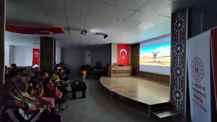 Erzincan'daki depremzede çocuklara moral etkinliği