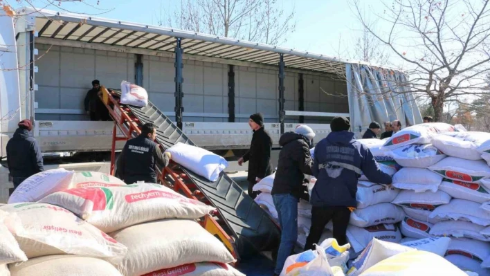 Erzincan'dan deprem bölgesine yardımlar devam ediyor