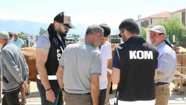 Erzincan polisinden kurban satıcılarına 'sahte para' uyarısı