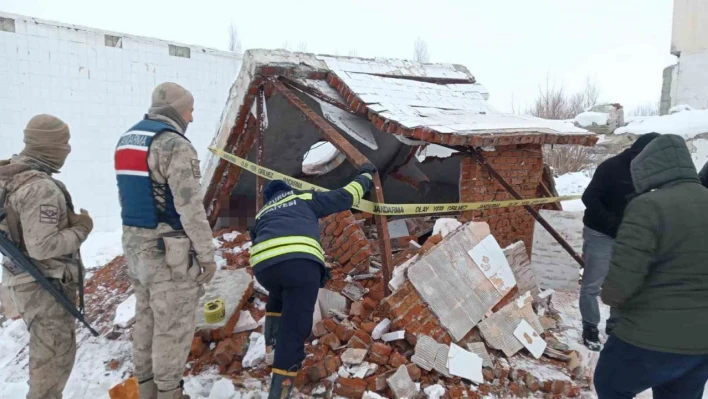 Erzurum'da evine gitmeyen şahsın çöken duvar altında cansız bedeni bulundu