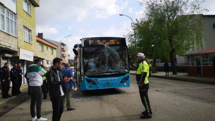 Erzurum'da iki otobüs çarpıştı: 12 yaralı