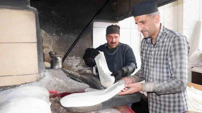 Erzurum'un vazgeçilmez lezzeti: Lavaş ekmeği