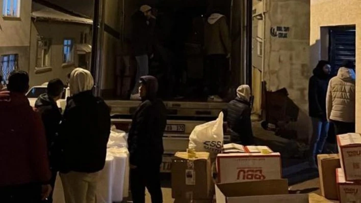 Eskişehirli gönüllüler deprem bölgesine 20 tır yardım malzemesi gönderdi